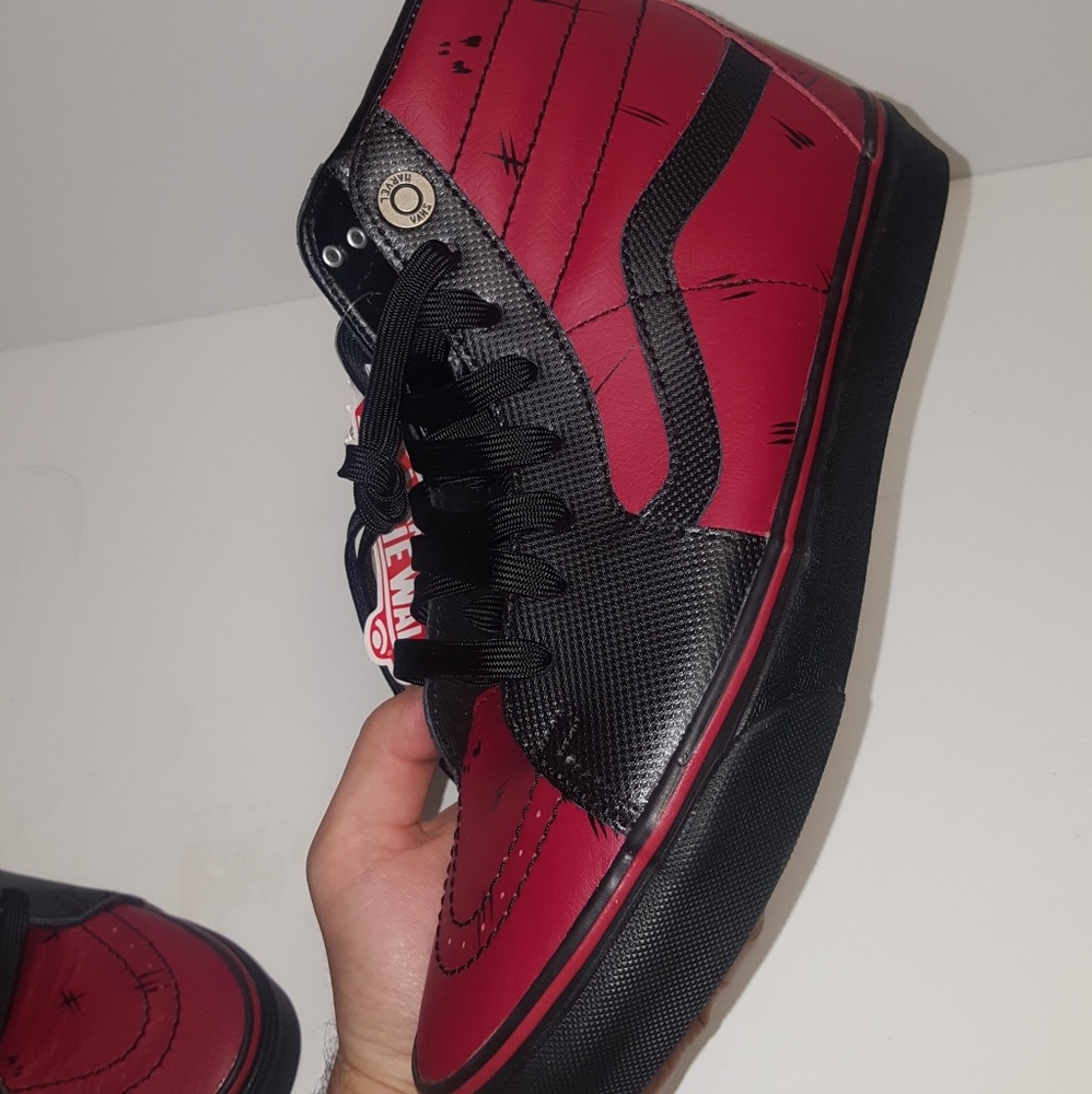 Vans X Marvel Sk8 Hi Deadpool Men's Shoes Limited - Picture 7 of 7